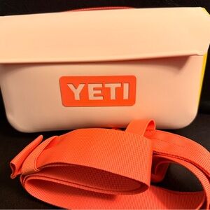 Yeti Peach / Beekeeper 1L  Sidekick Hip Pack with Sideclick Strap